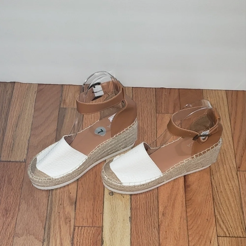 Nautica excellent brown